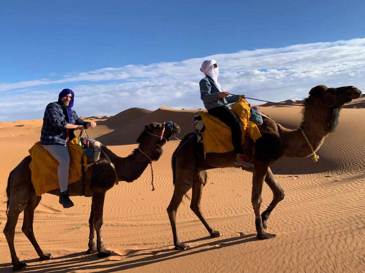 ホテル Desert Luxury Camp Morocco メルズーガ エクステリア 写真