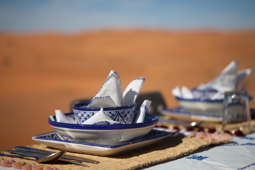 ホテル Desert Luxury Camp Morocco メルズーガ エクステリア 写真